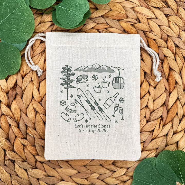 Hand Drawn Ski Pattern Sketch Drawstring Bags