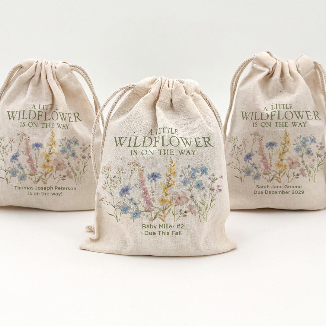 A Little Wildflower is on the Way, Baby Shower Drawstring Bags